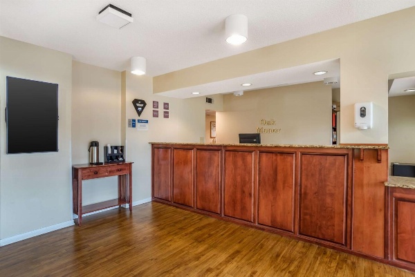 Best Western Oak Manor Main image